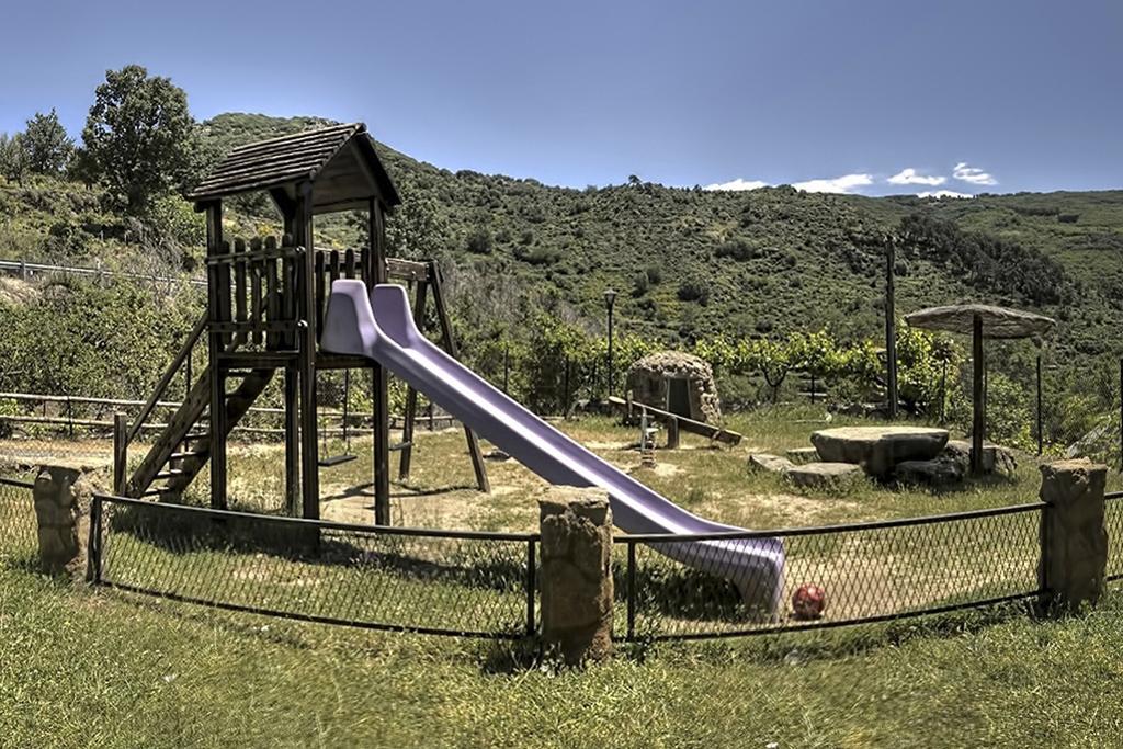 Chozos Rurales El Solitario Banos De Montemayor Exterior foto